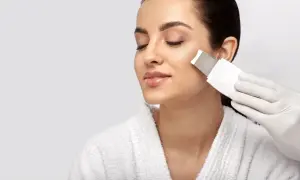 Jak działa peeling kawitacyjny? Odkryj jego korzyści dla skóry