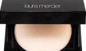 Laura Mercier puder rozświetlający – właściwości, opinie i najlepsze sposoby aplikacji